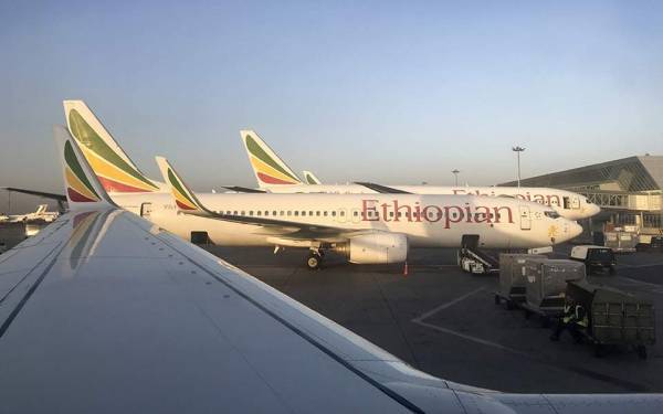 Boeing: Συνεχίζει την παραγωγή 737 Max-Τα μαύρα κουτιά στη Γαλλία