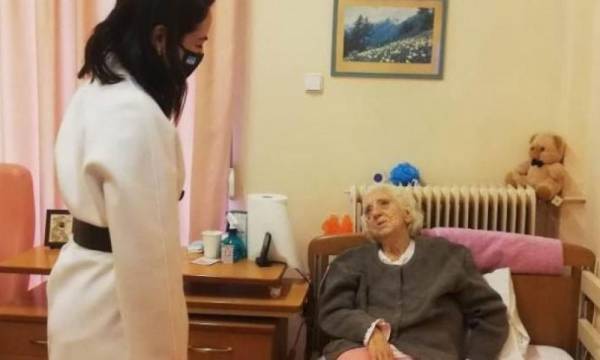 Ελληνίδα 117 χρονών εμβολιάστηκε κατά της Covid-19!