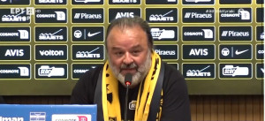 Σόου Ηλιόπουλου στα μπουζούκια για το πρωτάθλημα της ΑΕΚ