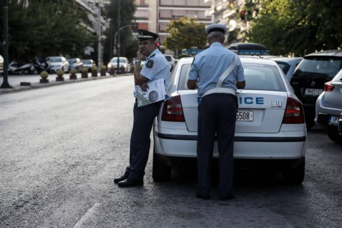 Τροχαία: Κινητό και παράνομη στάθμευση οι παραβάσεις της εβδομάδας