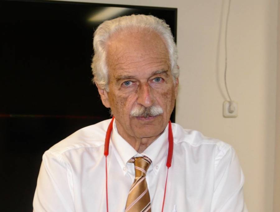 Γουργουλιάνης (Πνευμονολόγος): Η διπλή μάσκα έχει νόημα σε κλειστούς χώρους