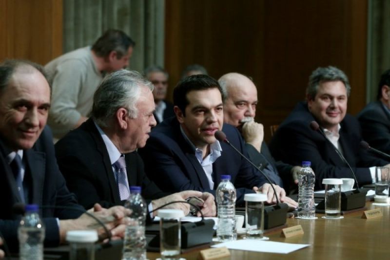 Μαξίμου: Ετοιμάζει ανασχηματισμό ο Τσίπρας-Τι λένε κυβερνητικές πηγές