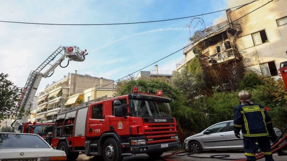 Φωτιά σε διαμέρισμα στη Νέα Σμύρνη- Βρέθηκε απανθρακωμένη σορός γυναίκας