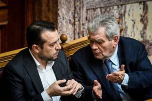 ΝΔ σε ΣΥΡΙΖΑ και… αντίστροφα: Είσαι σκέτο παρακράτος