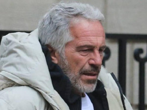 Στη δημοσιότητα 3,5 εκατ. έγγραφα της υπόθεσης Επστάιν: Χιλιάδες αναφορές σε Τραμπ αλλά και Μασκ