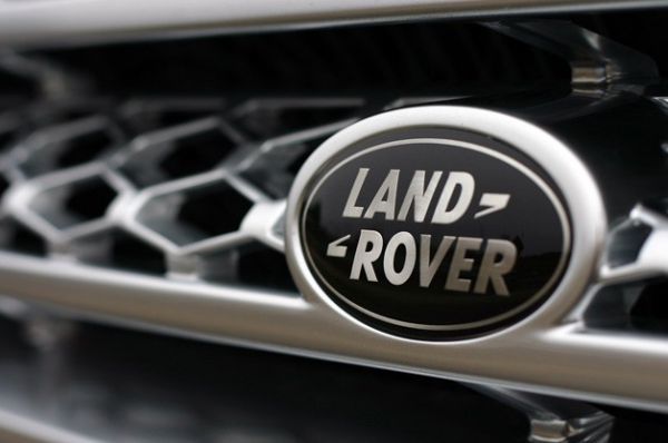 Jaguar Land Rover: Δημιουργεί 1.700 νέες θέσεις εργασίας