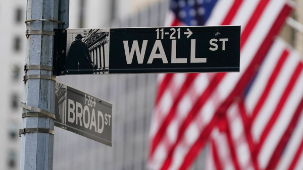 «Βήμα» σημειωτόν στην Wall Street μετά τα ρεκόρ