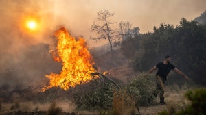 Μείωση στις πυρκαγιές κατά 10-15% καταγράφει η Πυροσβεστική – Ανησυχία για τις εστίες στον αστικό ιστό