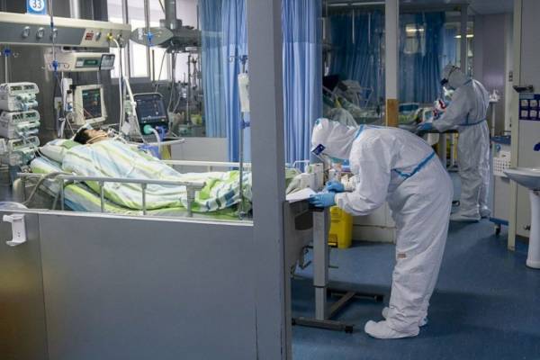 Παρατείνεται το lockdown στη Βρετανία