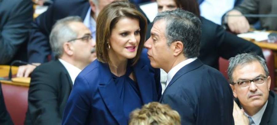 Η μεγάλη τρικυμία στο Ποτάμι, οι γόβες και ο... Σημίτης