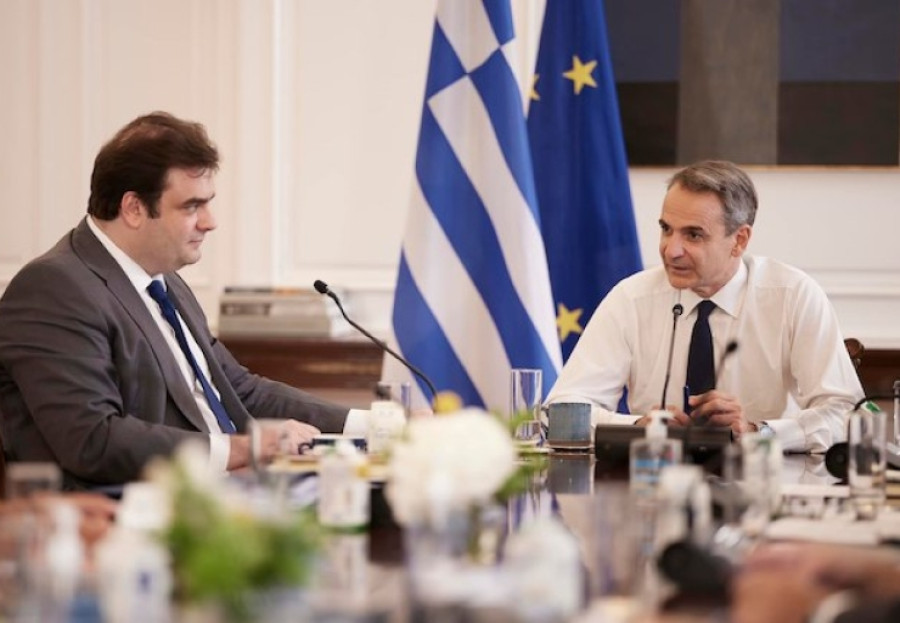 Ανάμεσα σε πληθωριστική και δημοσιονομική πίεση ο Μητσοτάκης - Ανακοινώνει μέτρα στις 10.30