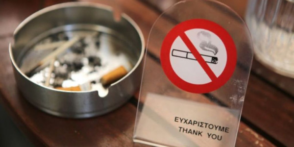 587 παραβάσεις του αντικαπνιστικού νόμου μέσα σε μία εβδομάδα