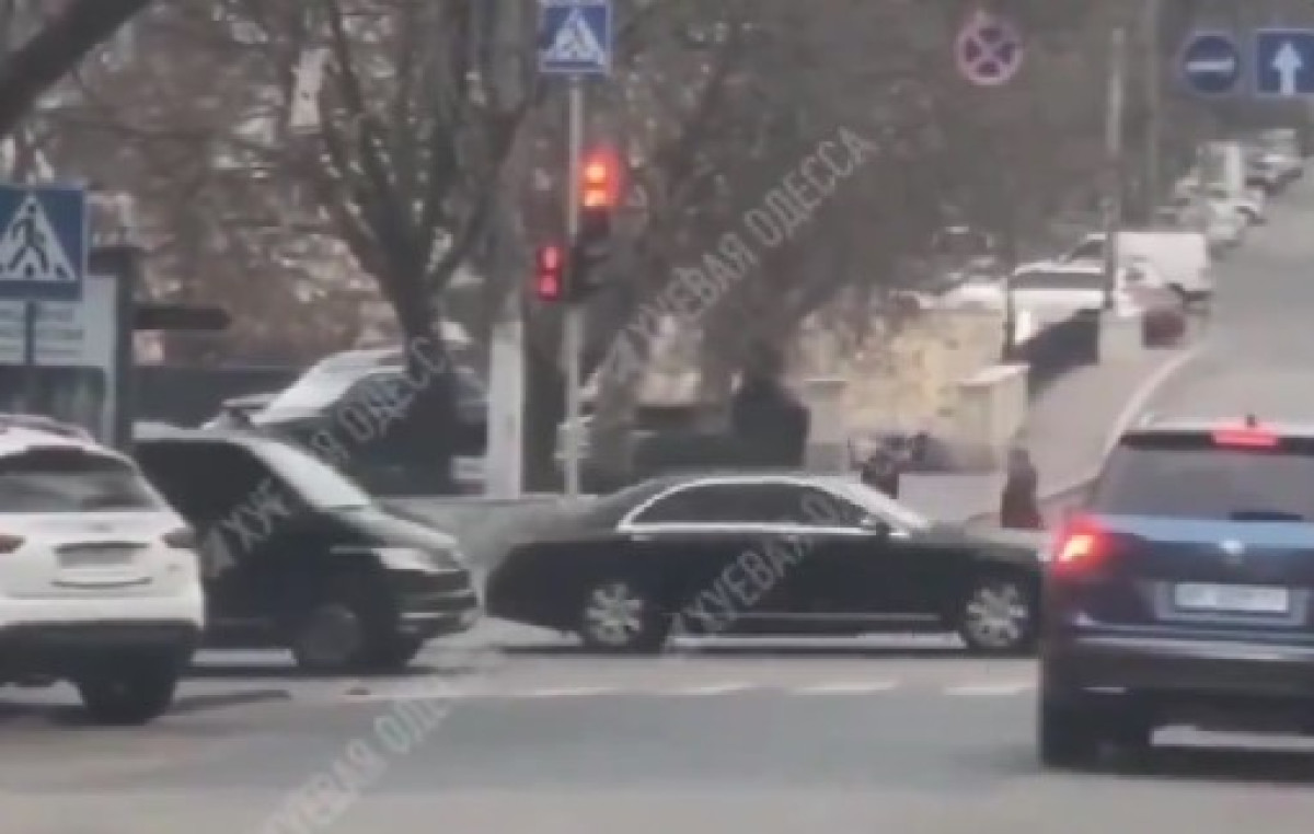 Οδησσός: Έκρηξη κοντά στην αυτοκινητοπομπή Μητσοτάκη-«Όλοι καλά» στην ελληνική αποστολή