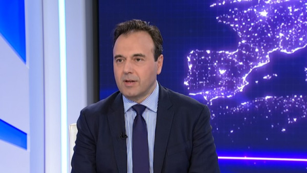 Ψηφιακό «φρένο» σε ανήλικους: Αυστηρότεροι έλεγχοι για αλκοόλ, καπνικά και social media - Έρχονται νέες πλατφόρμες