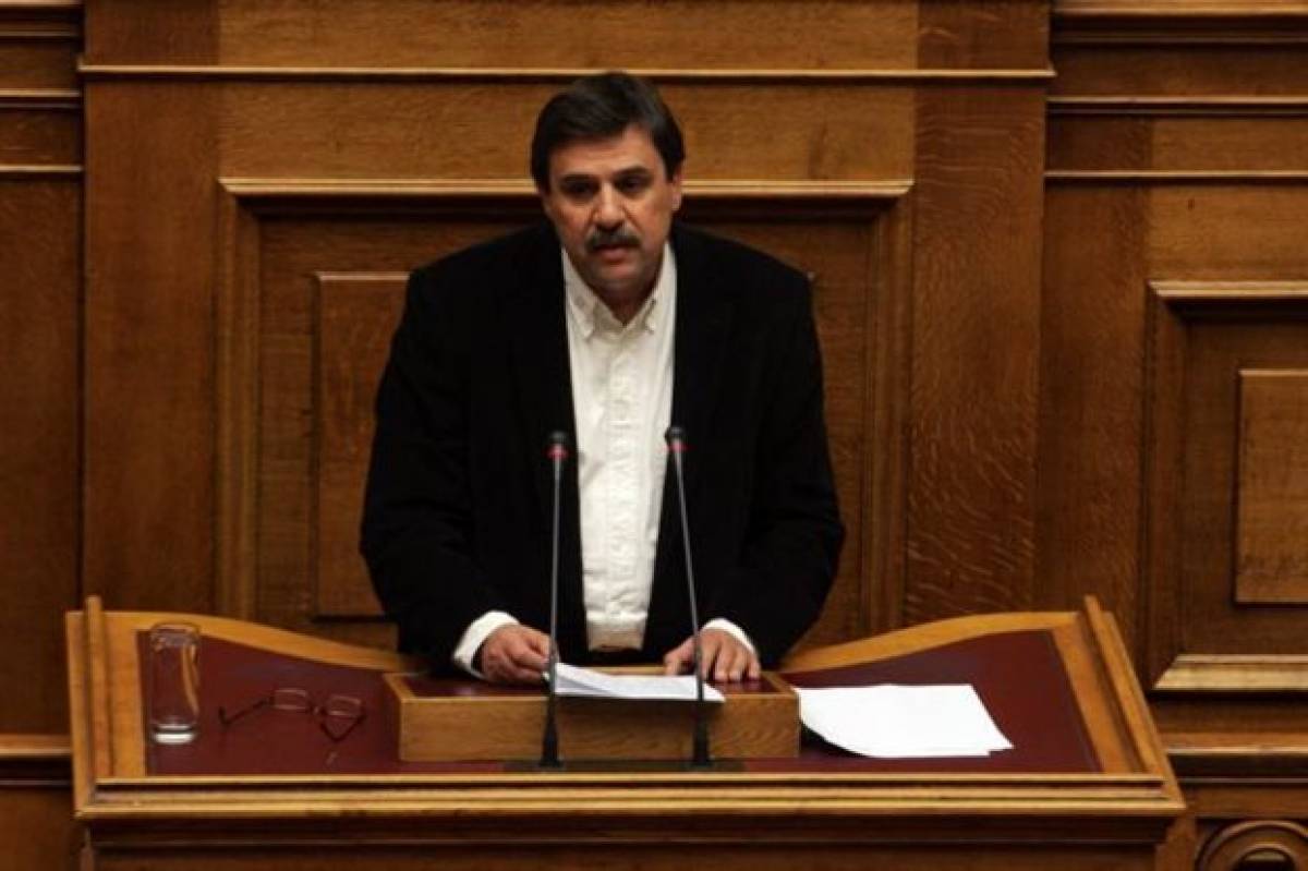 Ξανθός: «Όχι» στις απολύσεις ανεμβολίαστων υγειονομικών