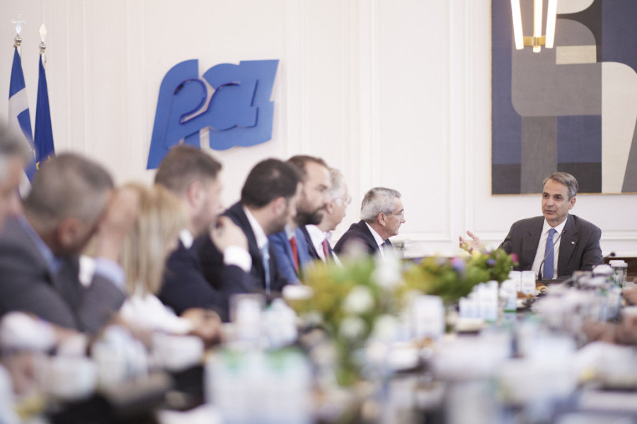 Μητσοτάκης προς περιφερειάρχες: Να επισπευσθεί η εκπόνηση Διαχειριστικών Σχεδίων Βόσκησης