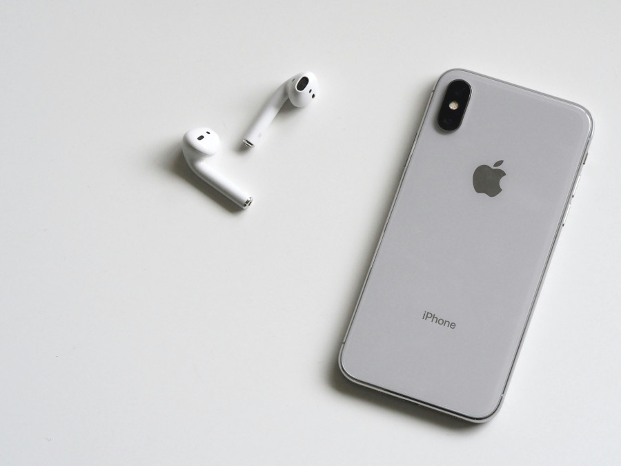 Apple: Οι αυξήσεις τιμών στα iPhone δεν οφείλονται στους δασμούς