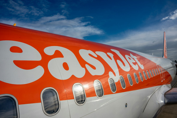 EasyJet: Βουτιά 70% στα κέρδη λόγω καυσίμων και αδύναμης ζήτησης