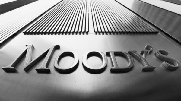 Μοοdy's: Θα υποβαθμίσουμε τις ΗΠΑ αν χαθεί πληρωμή τόκων