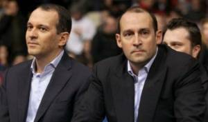 Αδελφοί Αγγελόπουλοι: Πόλεμος λάσπης από το περιβάλλον του πατέρα μας