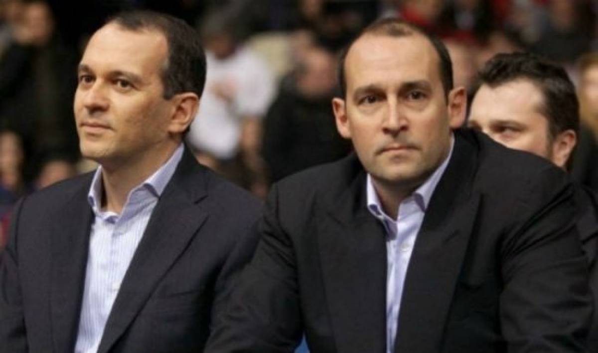 Αδελφοί Αγγελόπουλοι: Πόλεμος λάσπης από το περιβάλλον του πατέρα μας