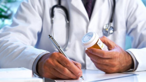 Υπεγράφη η απόφαση για τη συνταγογράφηση ανασφάλιστων- Τι προβλέπει