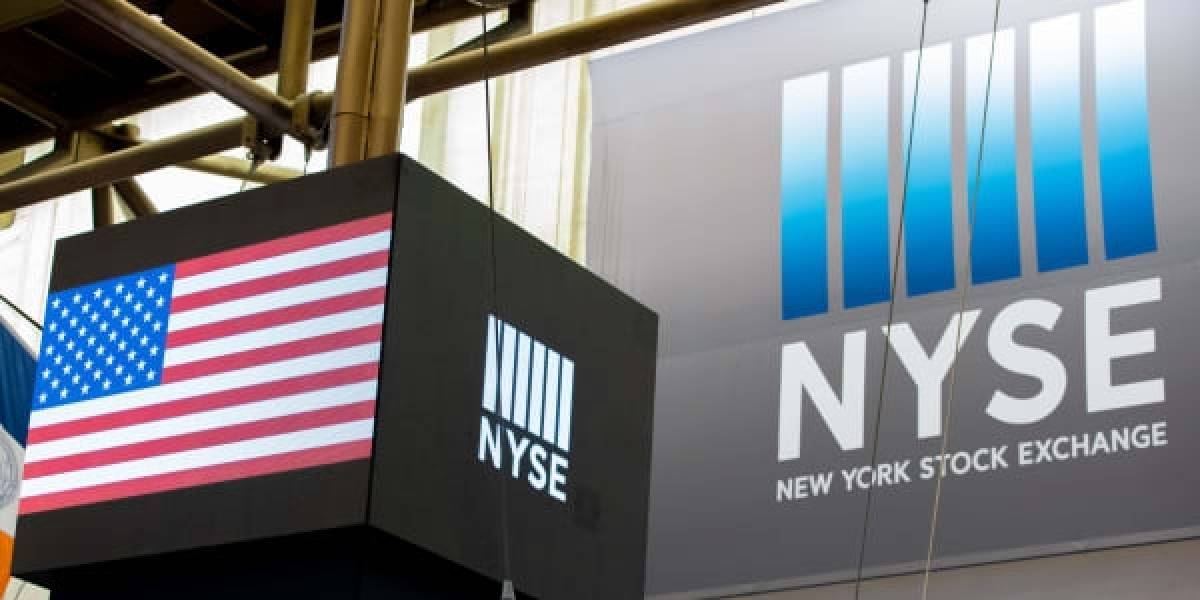 Wall Street: Κέρδη λόγω της έναρξης των εμβολιασμών στις ΗΠΑ