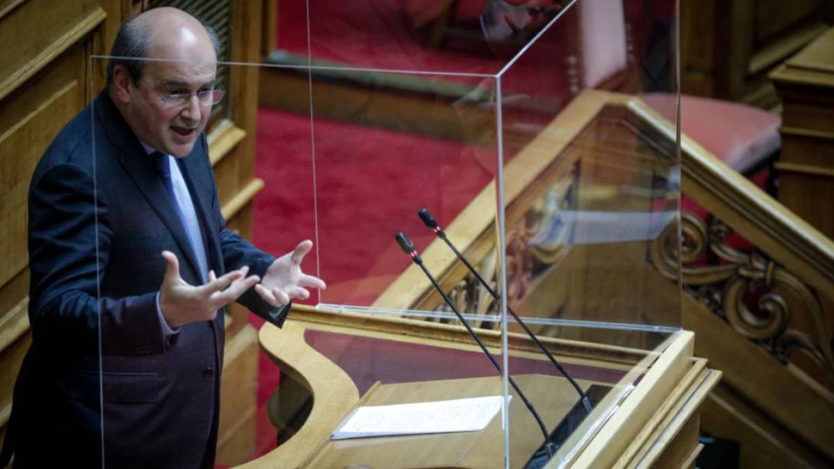 Χατζηδάκης: Συντάξεις εμπιστοσύνης για το παρελθόν-Fast track για το μέλλον