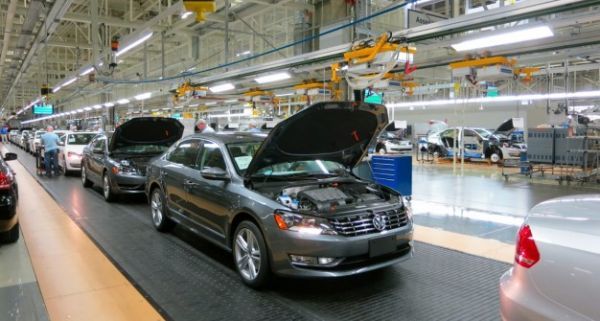 Volkswagen: Αναστέλλει την παραγωγή αυτοκινήτων λόγω... έλλειψης εξαρτημάτων