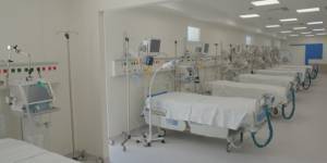 ΜΕΘ: 32 κενές κλίνες από τις 210 στην Αττική