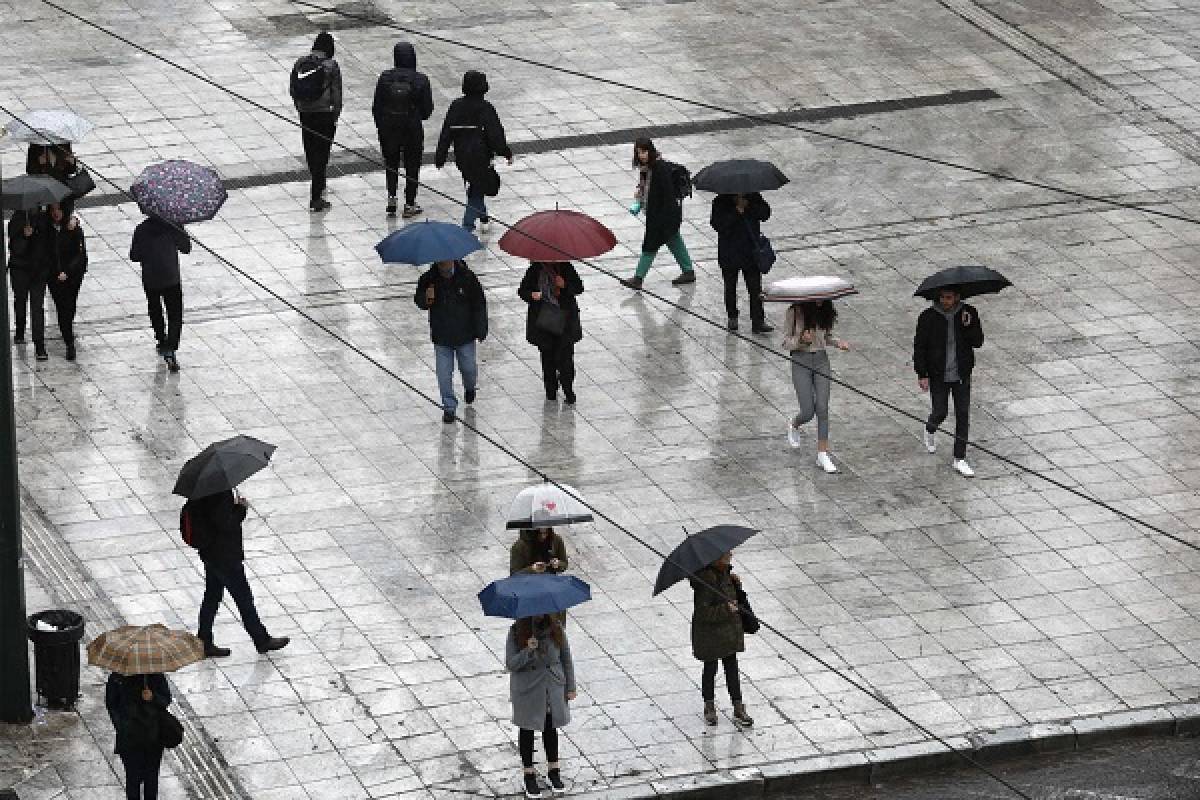Κρύο και βροχές φέρνει ο Οκτώβριος-Σαββατοκύριακο με θυελλώδεις ανέμους