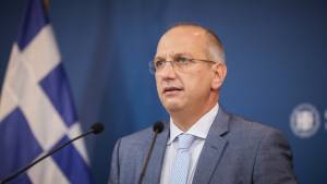 Οικονόμου: Οι οικονομικές επιπτώσεις της πολεμικής σύρραξης είναι τεράστιες