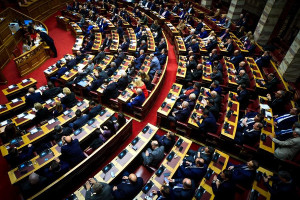 Η νευρικότητα στο Μαξίμου και οι σκέψεις για κοινοβουλευτικές ντρίμπλες