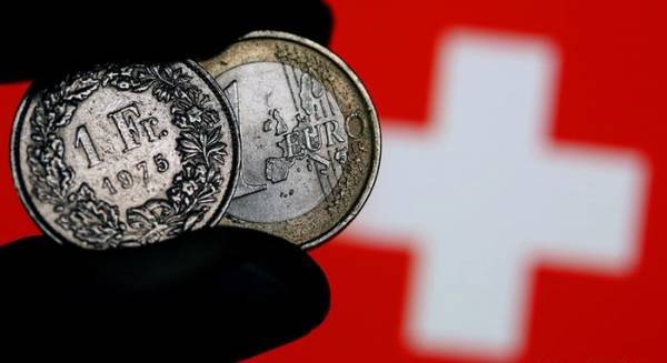 Πλεόνασμα 11,9 δισ. δολαρίων το β' τρίμηνο στην Ελβετία