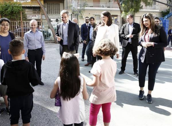 Στο 2ο δημοτικό σχολείο Καλλιθέας ο Μητσοτάκης (video)
