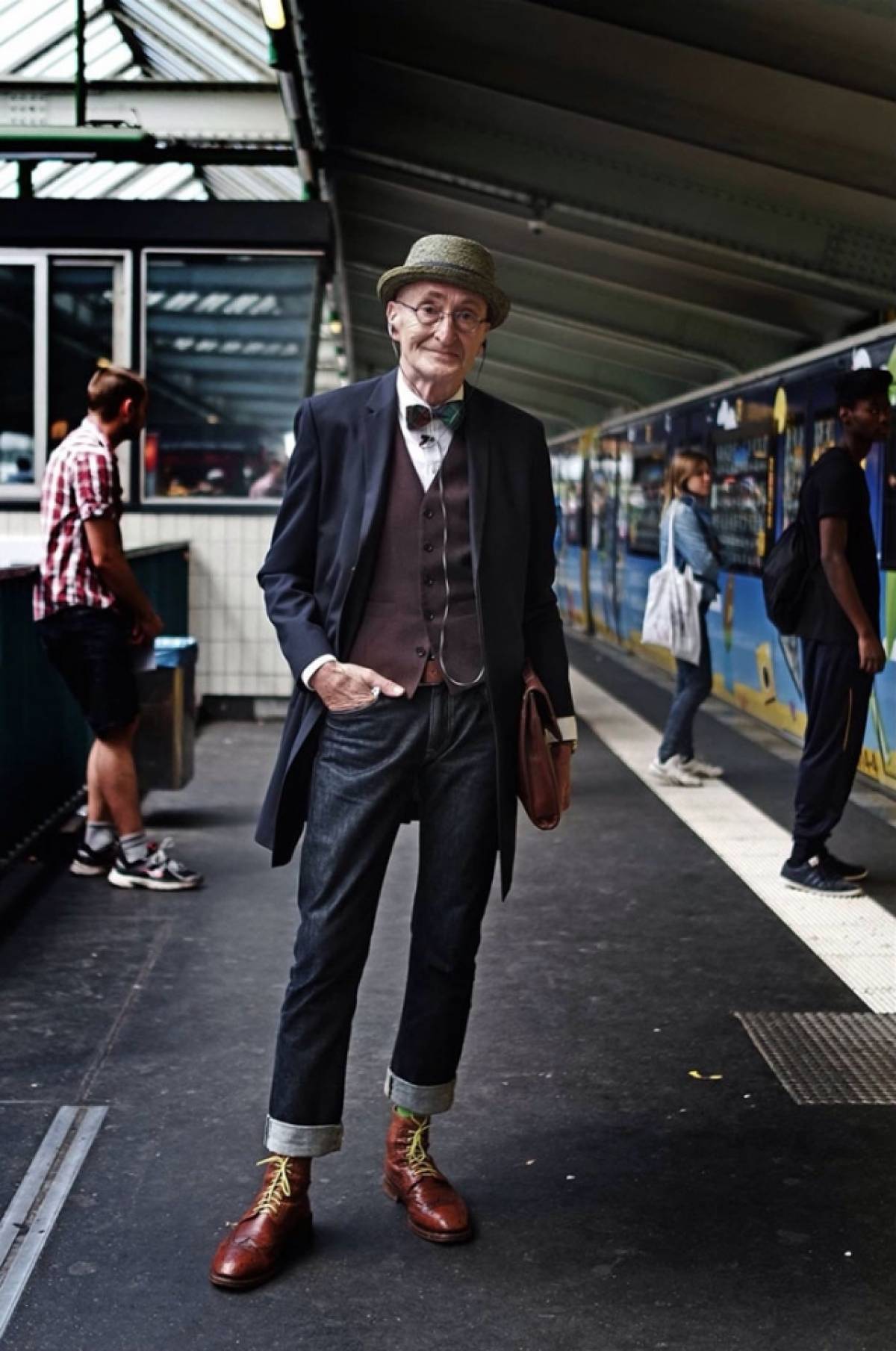 Hipster τρίτης ηλικίας
