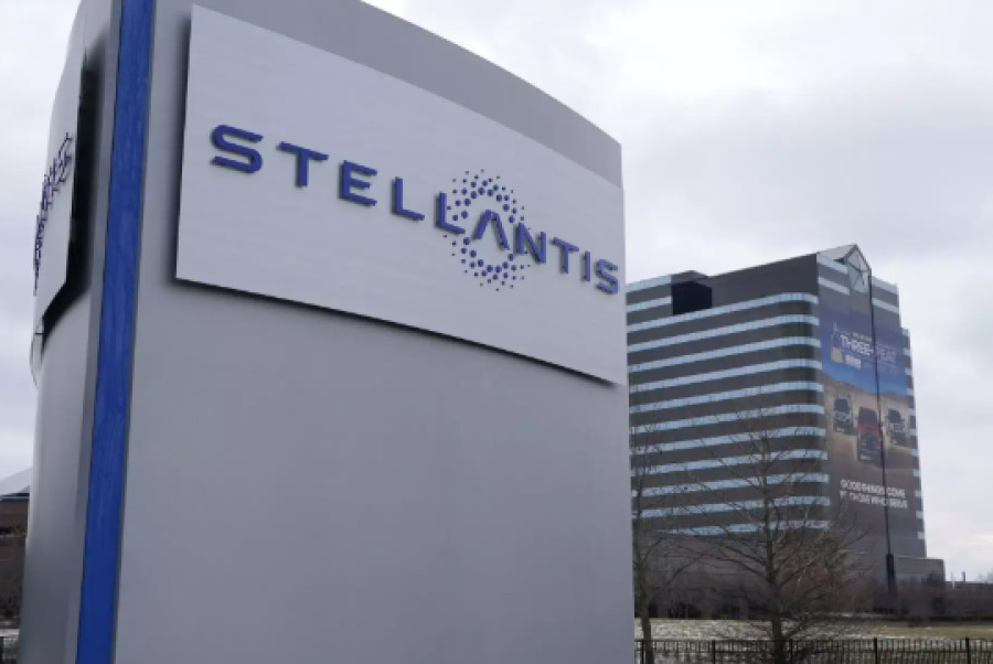 Stellantis: Αλλάζει προμηθευτή λιπαντικών – Κινδυνεύουν 520 θέσεις εργασίας στην Ιταλία