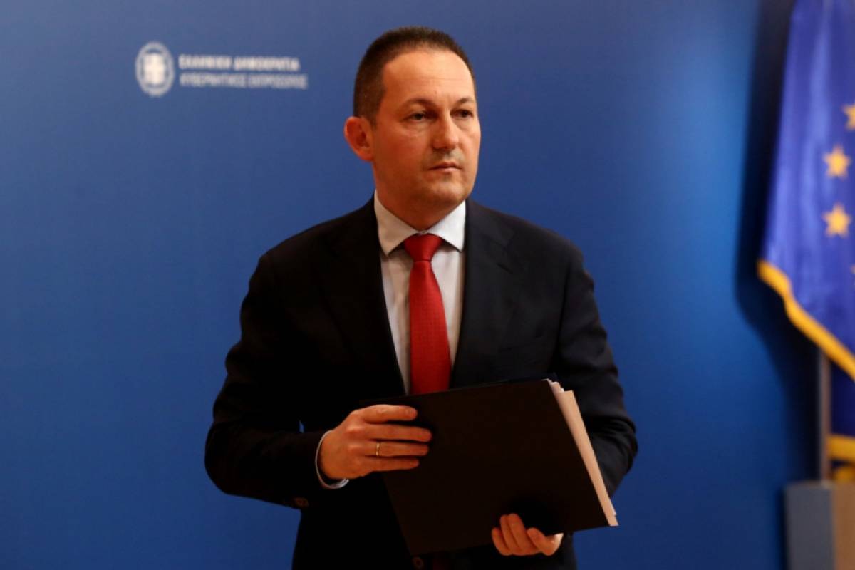 Πέτσας: Δεν αποκλείουμε τίποτα ακόμα για το Πάσχα