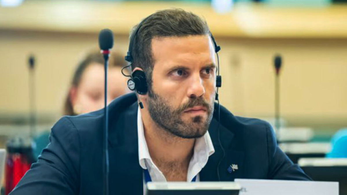 Ο απόηχος του ξυλοδαρμού δημοσιογράφου από τον Νίκο Παππά – Πληροφορίες για διαφυγή μέσω Γερμανίας