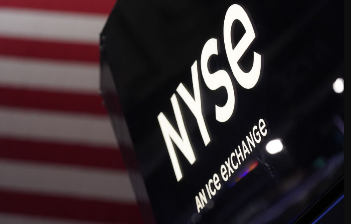 Τα «σύννεφα» της ύφεσης σκέπασαν ξανά τη Wall Street