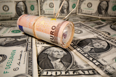 Ευρώ: Υψηλό εννέα μηνών με ώθηση από την ΕΚΤ