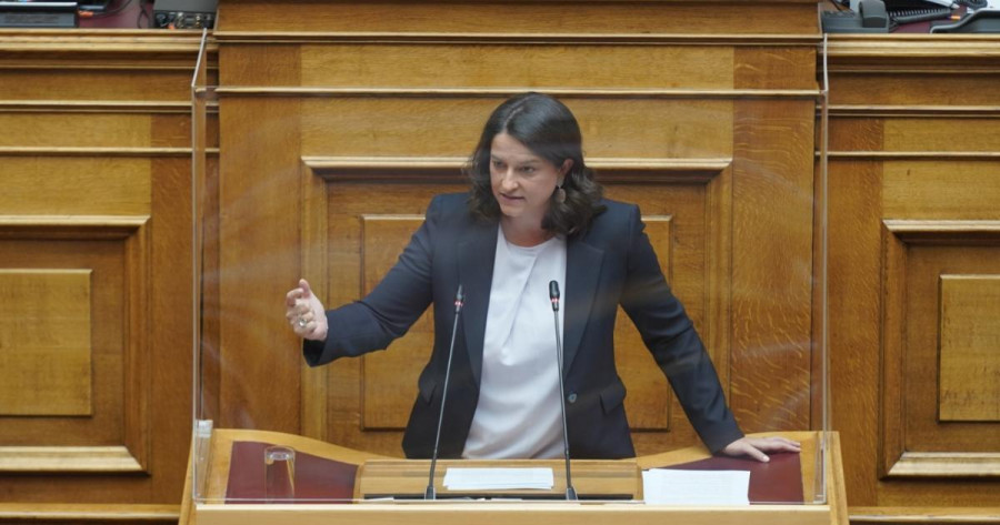 Αντιπαράθεση για το νομοσχέδιο για ΣΣΕ: Η αντιπολίτευση ζητά απόσυρση, η Κεραμέως καλεί σε ξεκάθαρη θέση