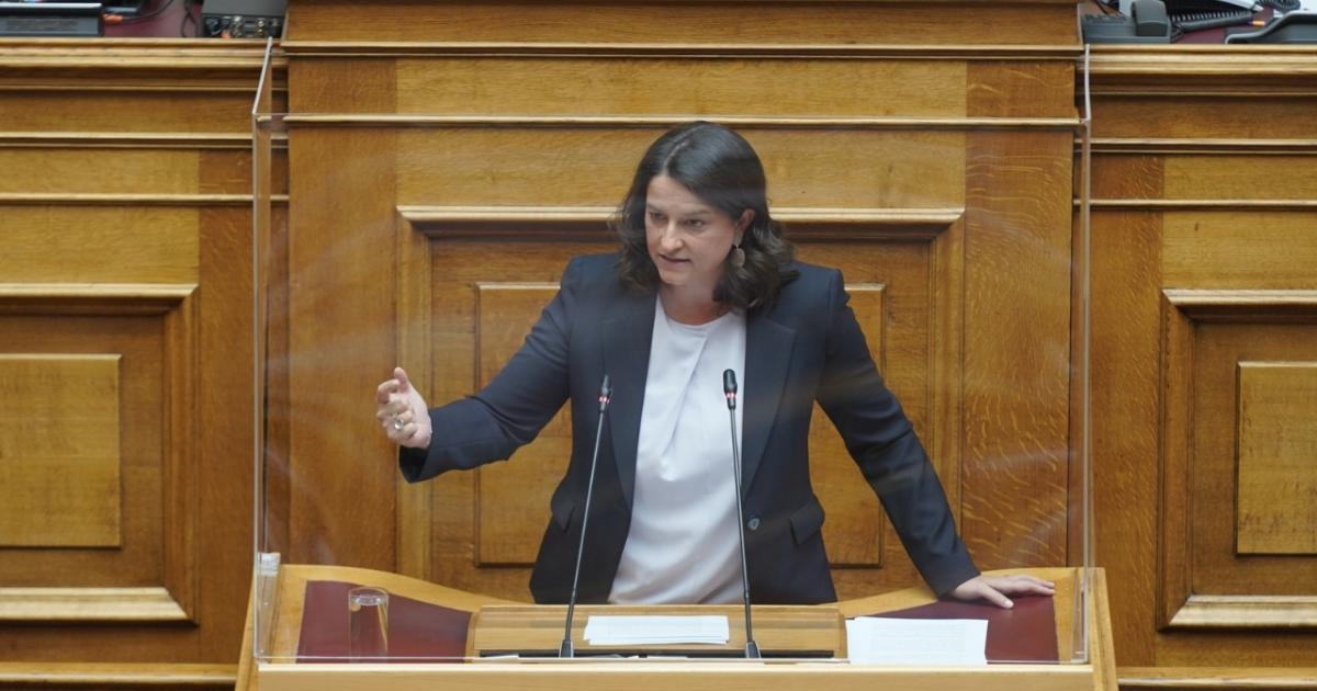 Αντιπαράθεση για το νομοσχέδιο για ΣΣΕ: Η αντιπολίτευση ζητά απόσυρση, η Κεραμέως καλεί σε ξεκάθαρη θέση