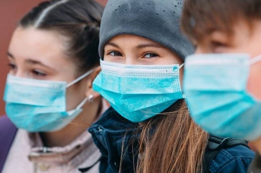 «Παγώνει» μέχρι νεωτέρας η παραγωγή μασκών μετά το σάλο