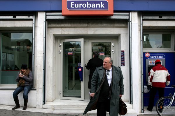Η αβεβαιότητα για την καταβολή των δόσεων του προγράμματος παραμένει, σύμφωνα με την Eurobank
