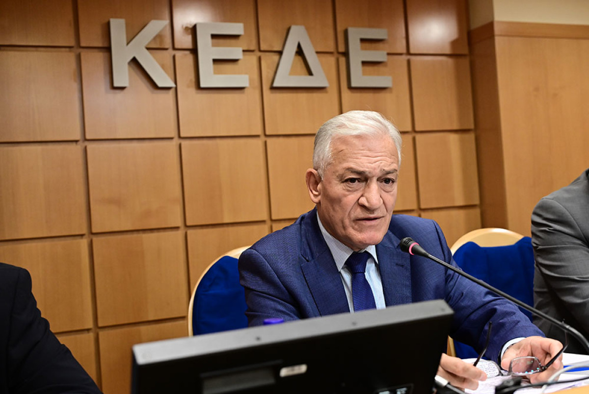 Σαντορίνη: Μεταβαίνει αντιπροσωπεία της ΚΕΔΕ με επικεφαλής τον Λάζαρο Κυρίζογλου