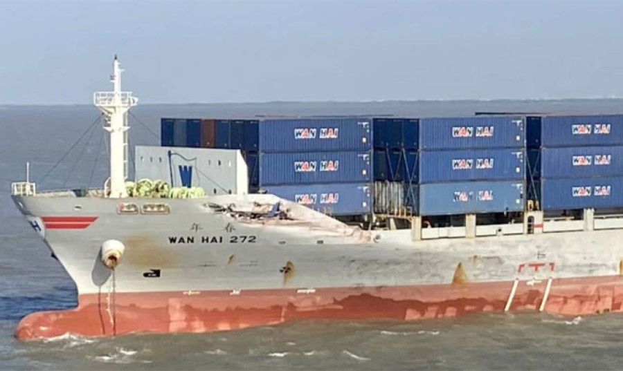 Πλοία μεταφοράς εμπορευματοκιβωτίων συγκρούστηκαν στην Μπανγκόκ