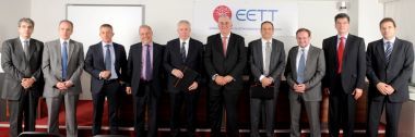 Μπήκαν οι υπογραφές για την παραχώρηση για τη χρήση φάσματος στην κινητή τηλεφωνία