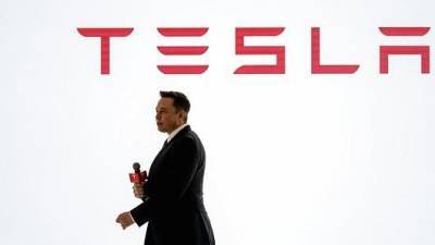 Η Tesla απολύει το 9% των εργαζομένων της