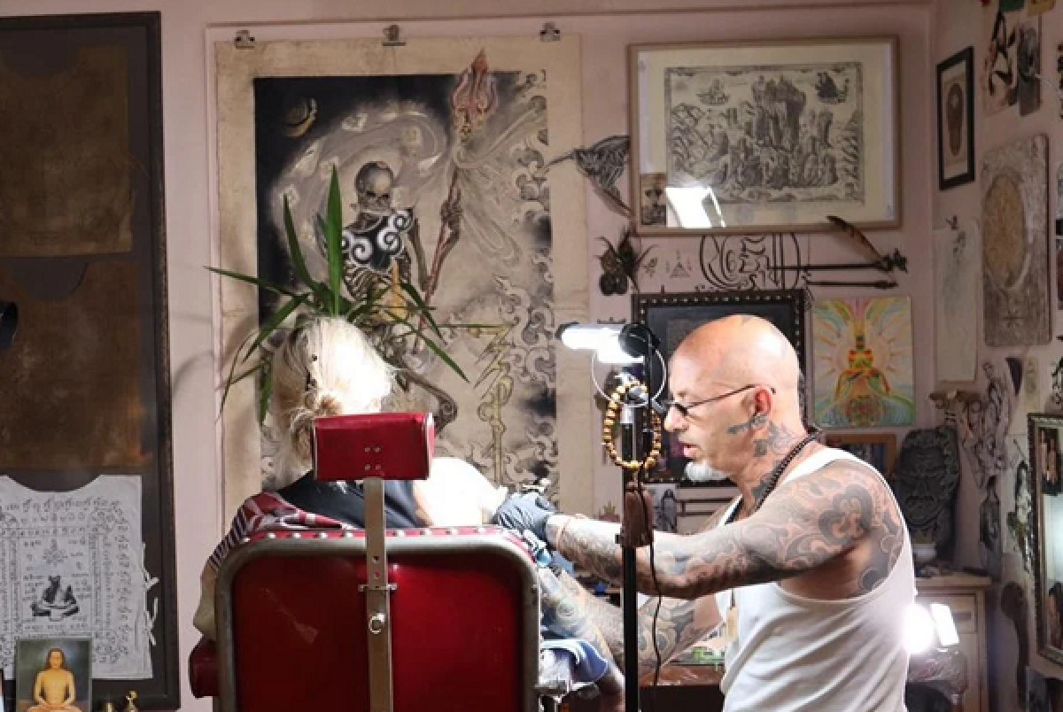 Mike The Athens: Η διαδικασία του tattoo είναι ιεροτελεστία